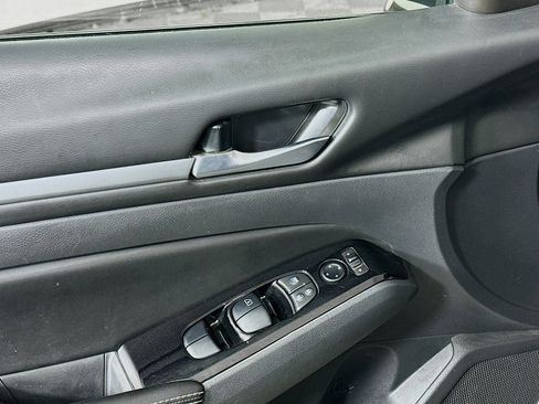 Used 2023 Nissan Altima 2.5 SV image 15