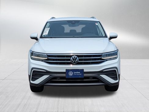 Certified 2022 Volkswagen Tiguan SE AWD/4WD image 2