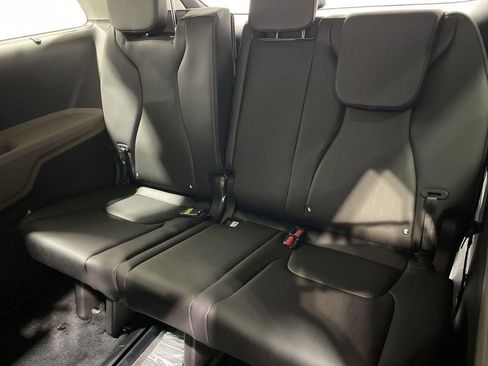 New 2026 Kia Carnival EX image 20