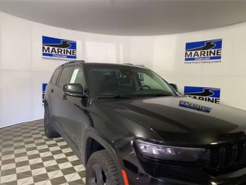 Used 2023 Jeep Grand Cherokee L Limited w/ Luxury Tech Group II image 4