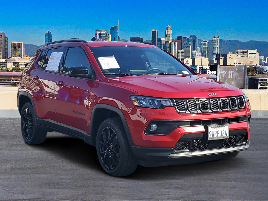 Used 2026 Jeep Compass Latitude AWD/4WD image 3