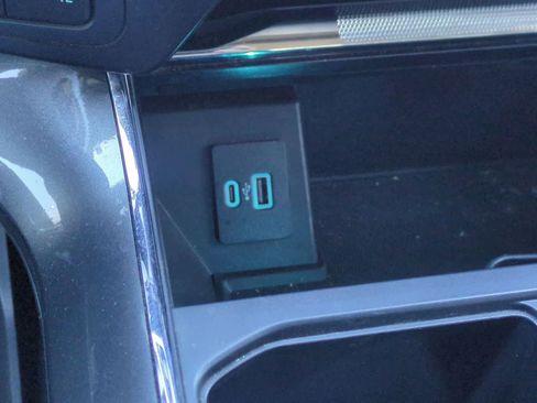 Used 2021 Ford F150 Lariat image 31