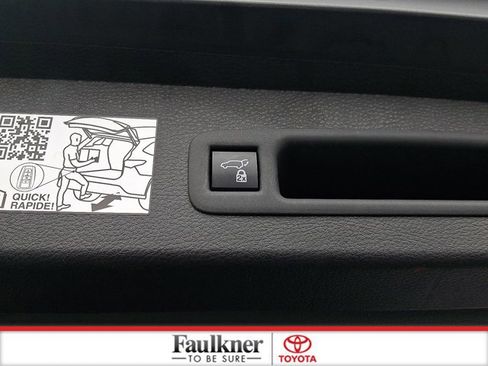 Certified 2024 Toyota Sienna XLE image 29