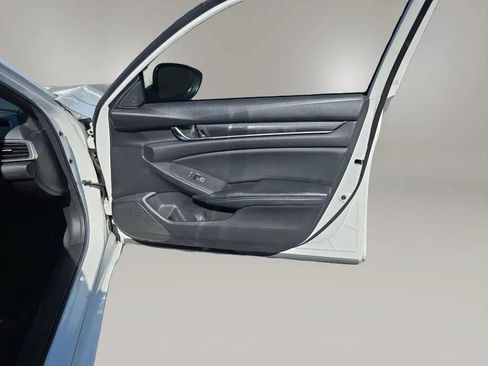 Used 2018 Honda Accord Sport image 45