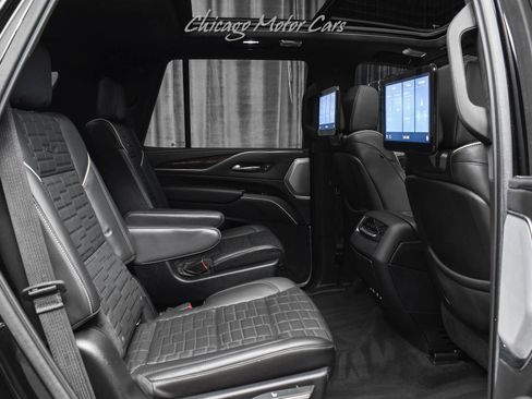 Used 2021 Cadillac Escalade Sport Platinum w/ LPO, ONYX Package AWD/4WD image 34