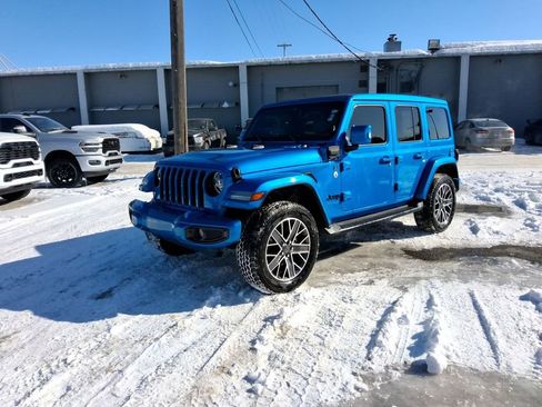 Used 2022 Jeep Wrangler Unlimited Sahara image 4