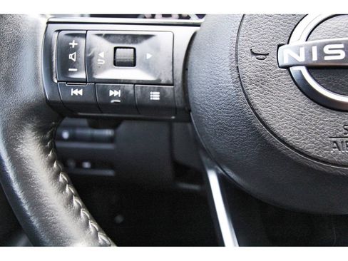 Used 2024 Nissan Rogue SV w/ SV Premium Package image 15