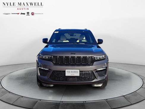 New 2025 Jeep Grand Cherokee Limited image 18