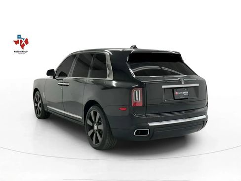 Used 2022 Rolls-Royce Cullinan image 3