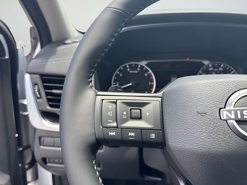 Used 2026 Nissan Rogue SV FWD image 18