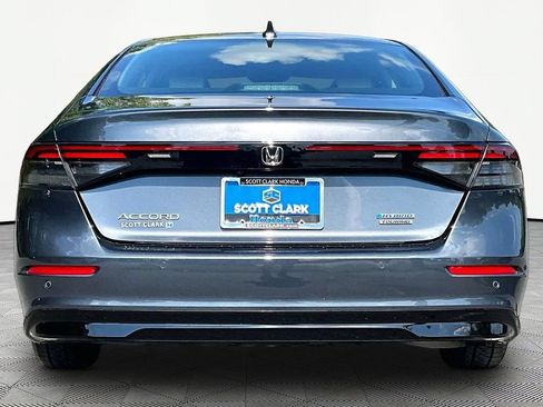 Used 2024 Honda Accord Touring image 7