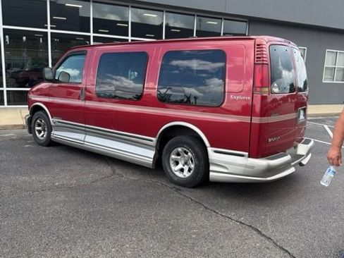 Used 2002 GMC Savana 1500 w/ SLE Marketing Option Pkg 3 RWD image 8
