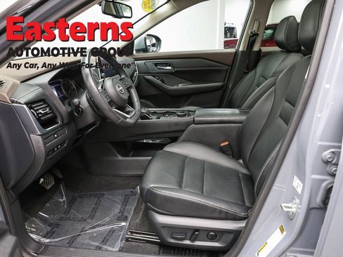 Used 2023 Nissan Rogue SL AWD/4WD image 14