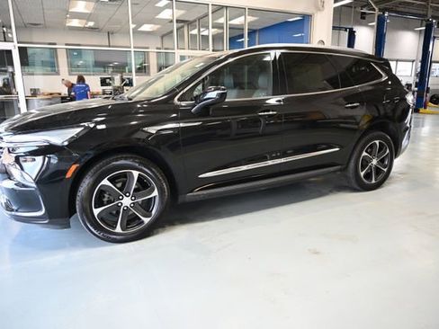 Used 2023 Buick Enclave Essence w/ LPO, Touring Package image 7