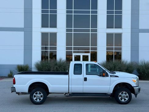 Used 2016 Ford F250 XL w/ XL Appearance Package AWD/4WD image 4