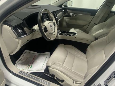 Used 2025 Volvo S90 T8 Ultra w/ Lounge Package image 10