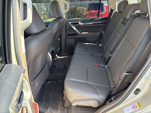 Used 2010 Lexus GX 460 image 11