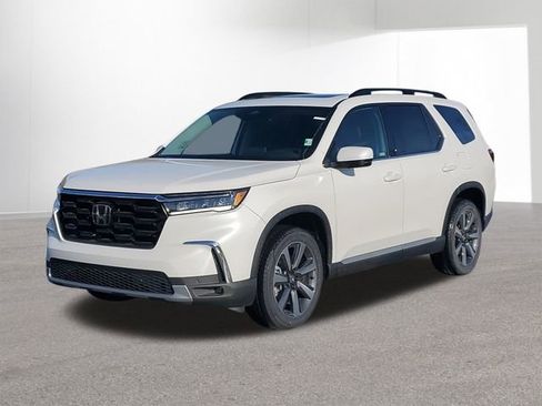 New 2025 Honda Pilot Touring image 1