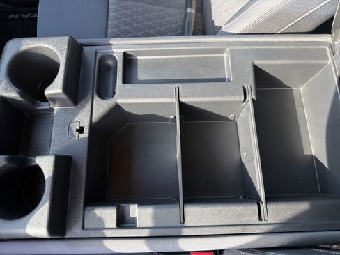 Used 2022 Nissan Titan S image 30