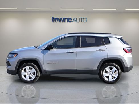 Used 2022 Jeep Compass Latitude w/ Convenience Group AWD/4WD image 5