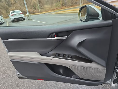 Used 2023 Toyota Camry LE image 27