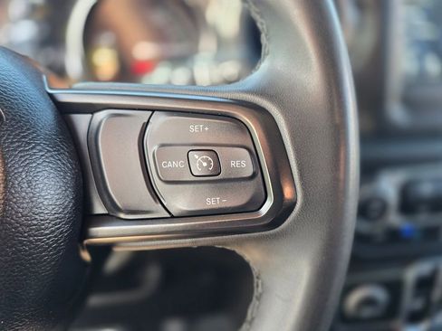 Used 2023 Jeep Wrangler Unlimited image 24