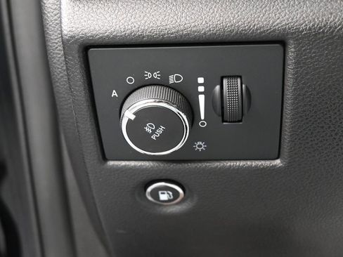 Used 2021 Jeep Grand Cherokee Laredo X image 17