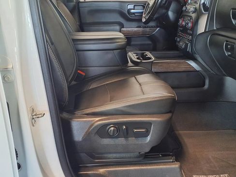 Used 2023 Chevrolet Silverado 3500 High Country w/ Snow Plow Prep/Camper Package AWD/4WD image 11