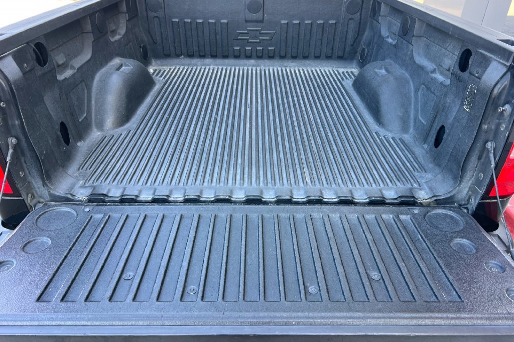 Used 2018 Chevrolet Silverado 1500 LT w/ All Star Edition RWD image 17