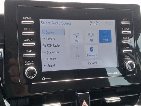 Used 2022 Toyota Camry SE w/ Convenience Package FWD image 17