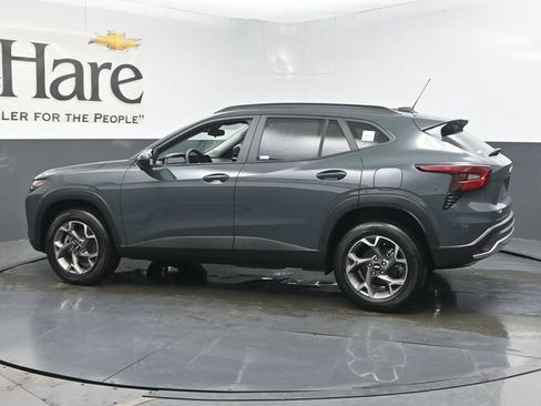 New 2026 Chevrolet Trax LT FWD image 30