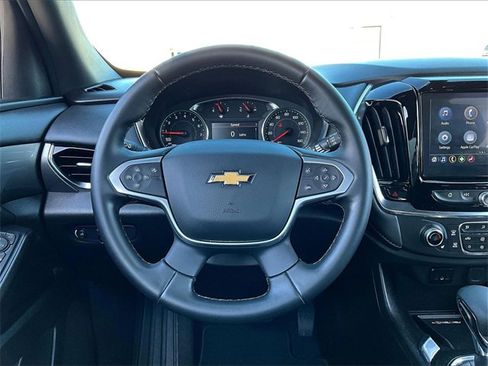 Used 2023 Chevrolet Traverse LT image 17