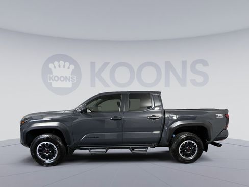 Used 2024 Toyota Tacoma TRD Off-Road image 2