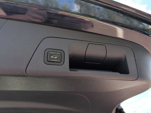Used 2021 Buick Envision Essence w/ Sport Touring Package FWD image 21