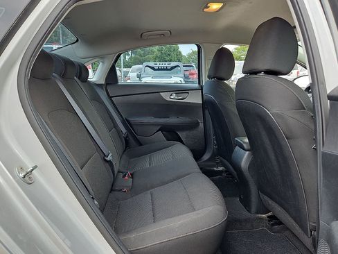 Used 2020 Kia Forte LXS FWD image 29