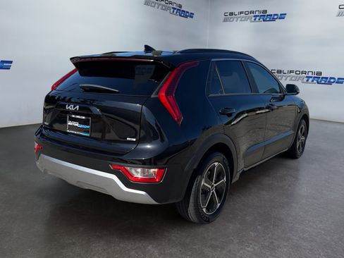 Used 2023 Kia Niro EX FWD image 5