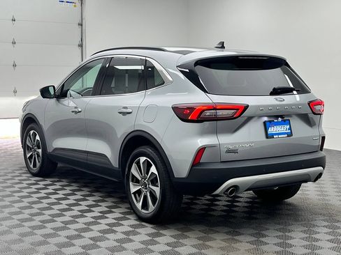 Used 2023 Ford Escape Platinum AWD/4WD image 12