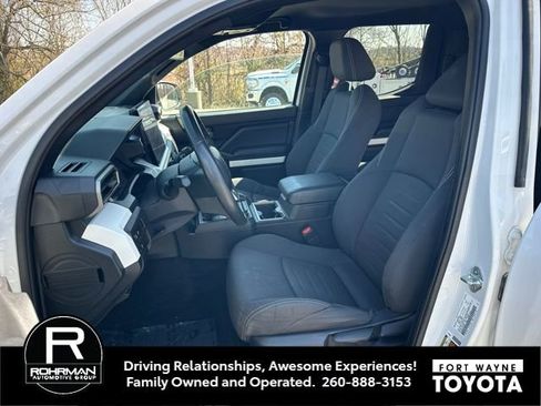 Used 2024 Toyota Tacoma TRD Off-Road image 5