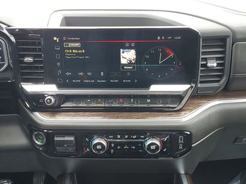 Used 2023 GMC Sierra 1500 Elevation image 25