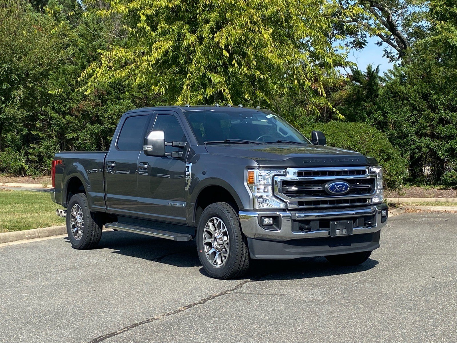 Used 2021 Ford F250 Lariat w/ FX4 Off-Road Package AWD/4WD image 2