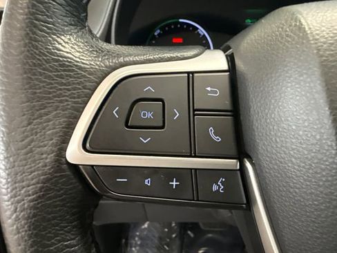 Used 2023 Toyota Sienna XLE w/ XLE Plus Package image 23