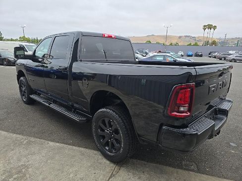 Used 2025 RAM 2500 Big Horn AWD/4WD image 8