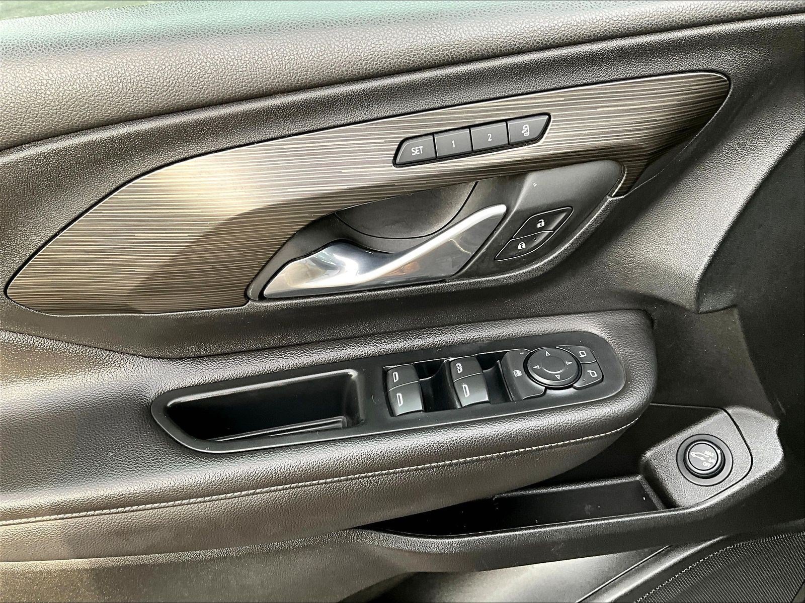 Used 2022 GMC Terrain SLT w/ LPO, 'HIT The Road' Package FWD image 36