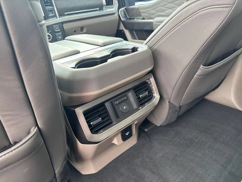 Used 2025 Ford F450 Platinum w/ Platinum Plus Package AWD/4WD image 34