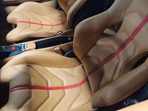 Used 2017 Ferrari 488 GTB RWD image 2