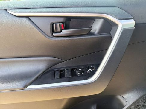 Used 2025 Toyota RAV4 LE AWD/4WD image 12