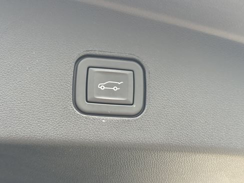 Used 2024 Cadillac Lyriq Sport AWD/4WD image 11
