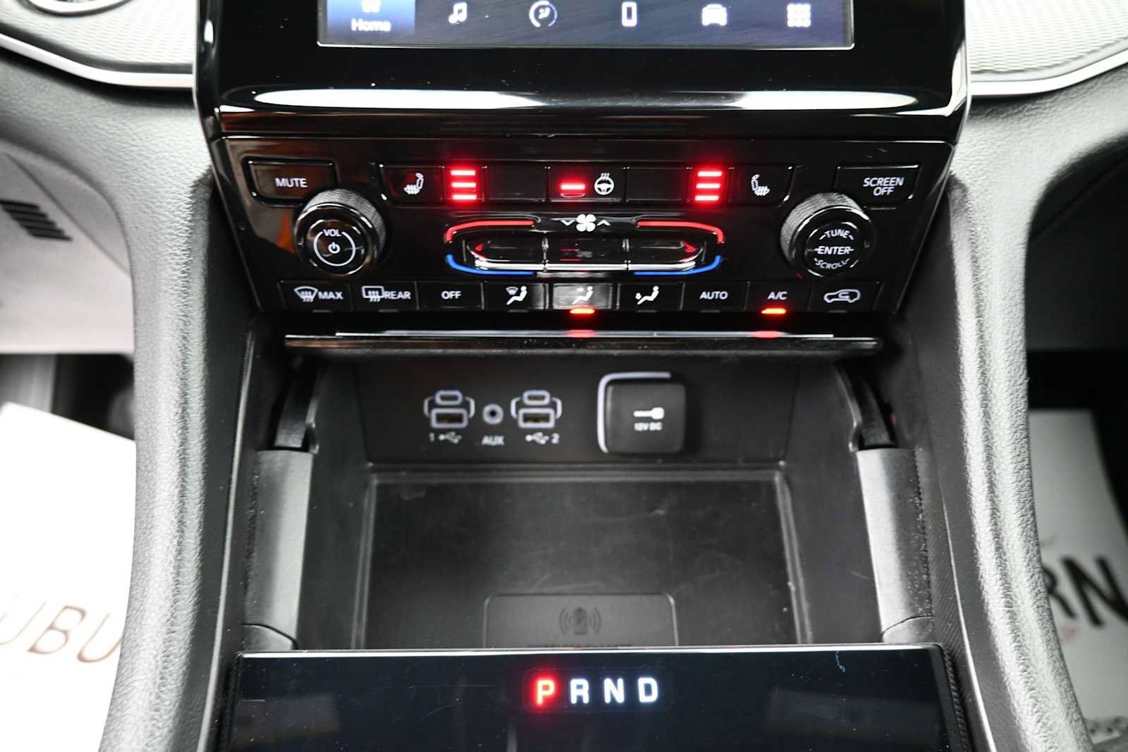 Used 2025 Jeep Grand Cherokee Laredo X w/ Luxury Tech Group I AWD/4WD image 9