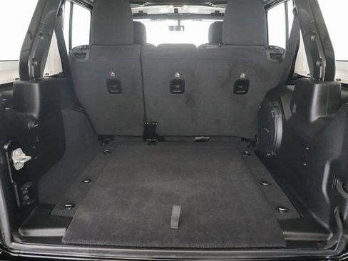 Used 2023 Jeep Wrangler Sahara image 27