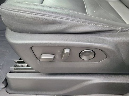 Used 2021 Chevrolet Suburban LT image 21